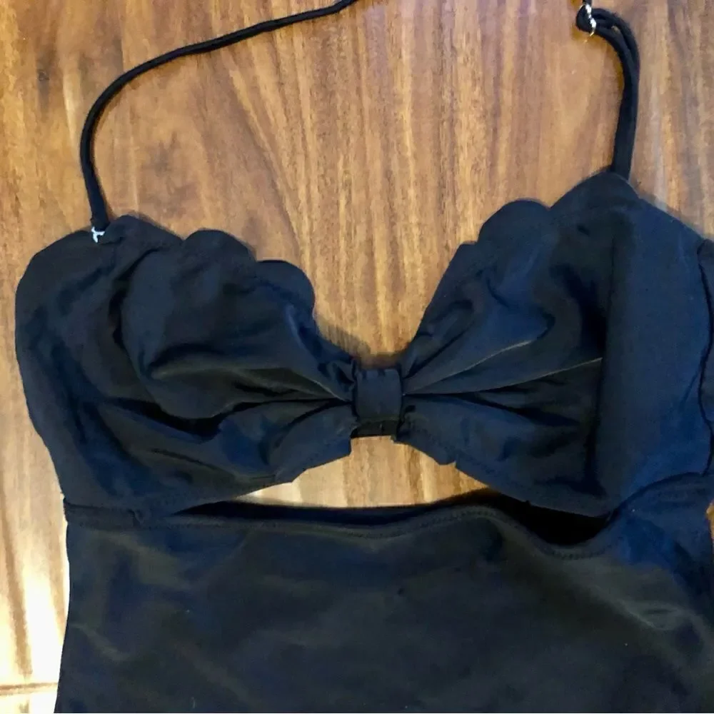 Women’s Black One-Piece Swimsuit Size Large Cutout, Scalloped Trim around Bust